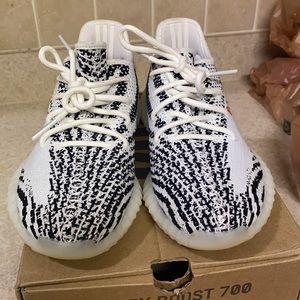 COPY - Yeezy Boost 350 V2 Zebra